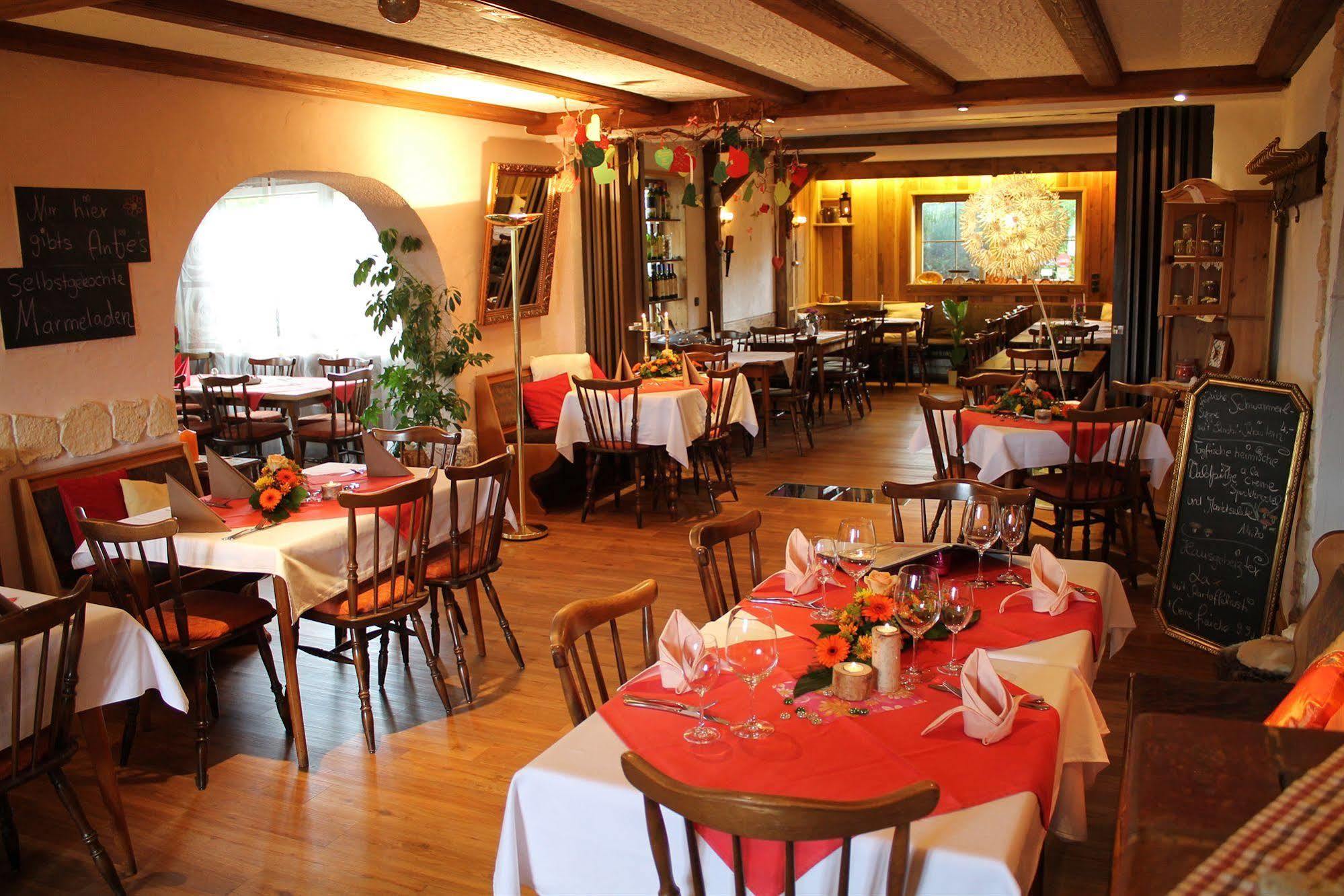 Antjes Schmankerlhotel Und Restaurant Tröstau Extérieur photo